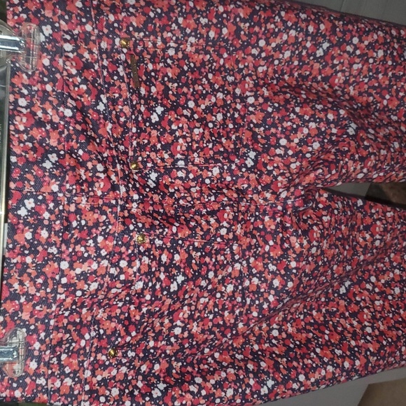 Michael Kors Pink Floral Pull up leggings - Picture 7 of 10